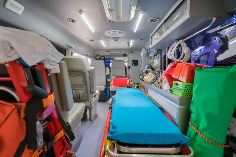 Professionnel pour le transport de malade couché en ambulance, Autun, Taxis Ambulances Brague